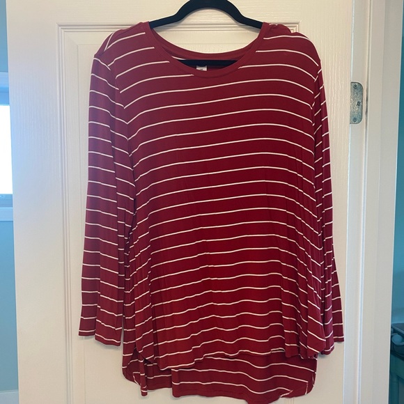 Old Navy Luxe Tee - Picture 1 of 2